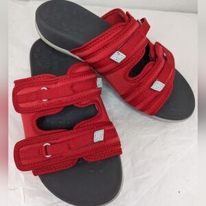 Vionic Sarah Red Adjustable Sport Slide Sandals.      Size 7 NWOT